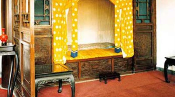 Why Was the Emperor’s Bedroom Only 9.9 sq.m in the Vast Forbidden City?