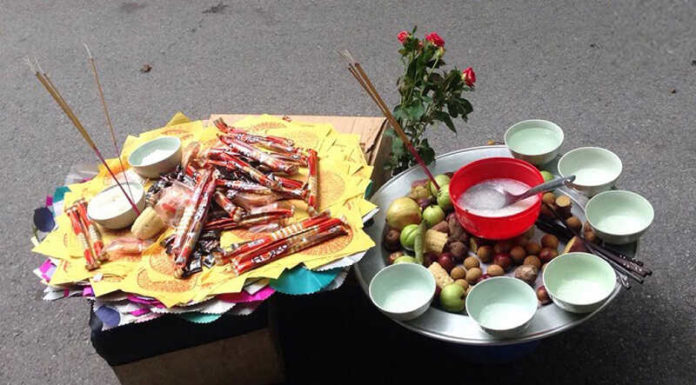 The Ancient Ritual of Food Offerings to Wandering Spirits: A Cultural Practice Beyond Vietnam’s Borders?