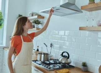 Why You Shouldn’t Turn Off Your Range Hood Immediately After Cooking