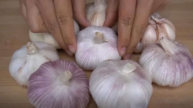 “White Skin or Purple Skin: Which Garlic is Better to Buy?”