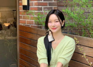 5 Hair Accessories to Glam Up Your Vacation Looks and Make You Shine in Every Snapshot