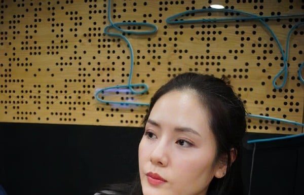 The Ageless Beauty: Thanh’s Songstress Defies Time with Her Flawless, Fresh-Faced Look at 40