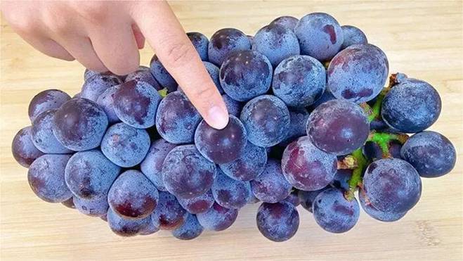 “Don’t Wash Your Grapes Like This Unless You Want Parasites”