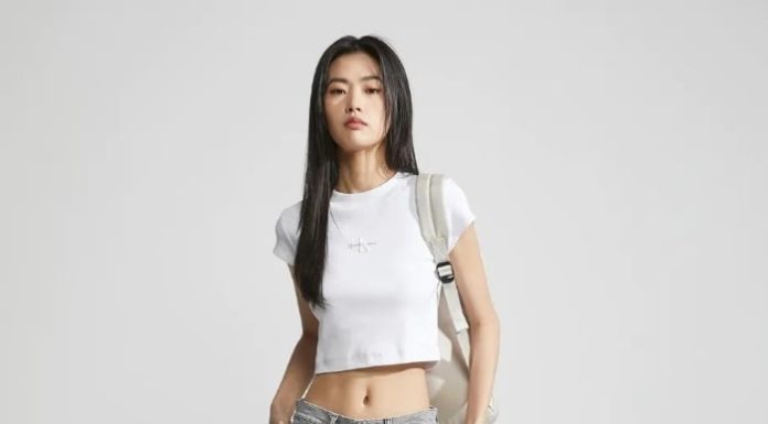 The Wide-Leg Jean Trend That’s “Taking Over” Summer