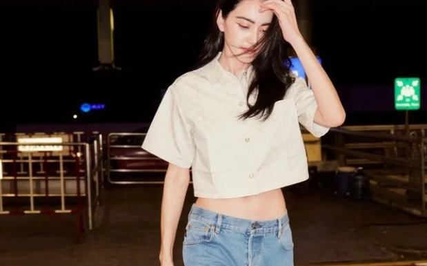 A Plethora of Stylish Jeans Trends to Watch Out for This Summer 2024