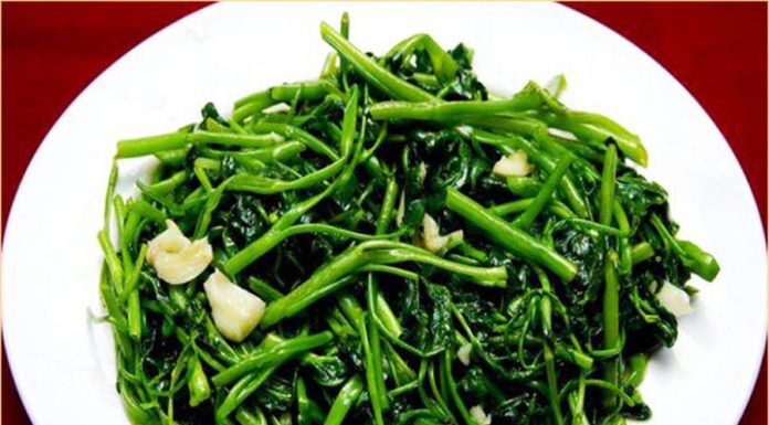 The Secret to Stir-Frying Water Spinach: Achieving that Vibrant Green, Crisp, and Glossy Perfection Just Like Your Favorite Street Vendor