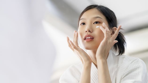 “The 3 Must-Haves Before Starting a Retinol Anti-Aging Routine”