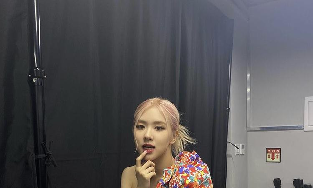 The Ultimate Guide to Rosé’s Floral Fashion: A Retrospective on Her Enchanted Style