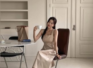 The Latest Fashion Trend: 4 Outfit Ideas to Style with Sandals for a Chic Look