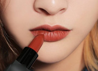 What Skin Tones Suit Earth-Toned Lipsticks? – Unveiling the Top 5 Earth-Toned Lipsticks.