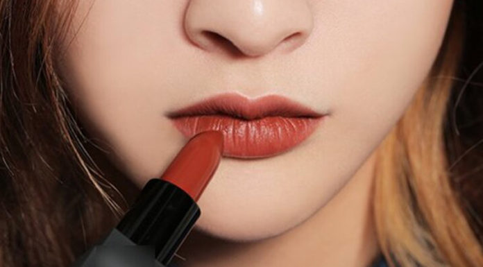 What Skin Tones Suit Earth-Toned Lipsticks? – Unveiling the Top 5 Earth-Toned Lipsticks.