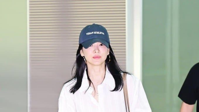 The Ultimate Guide to Effortless Chic: Song Hye Kyo’s Signature Style