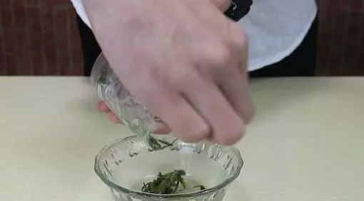 The Ultimate Guide to Eliminating Bathroom Odor During Summer