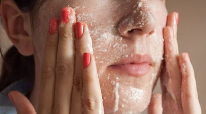 The Ultimate Guide to Skincare: 4 Methods to Master Exfoliation for Glowing Skin