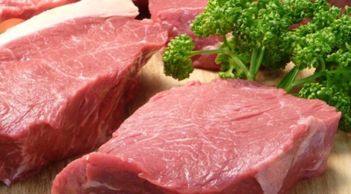 How Many Calories Are in 100g of Pork? Is Eating Pork Good for You?