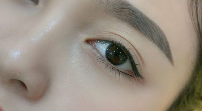 The Ultimate Summer 2023 Eye Makeup Trend: Double-Liner