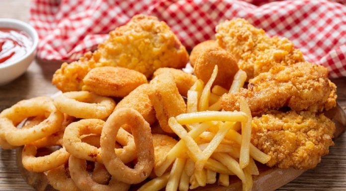 5 Foods and Beverages to Avoid for a Glowing and Youthful Skin