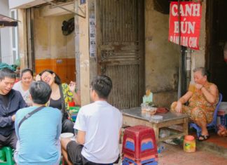 A Taste of Tradition: Crab Noodle Soup on Hoè Nhai Street
