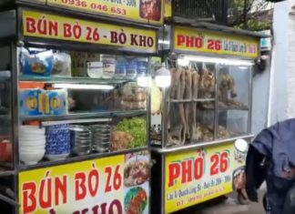 Taste Pho With Marrow Bone Beside Nguyen Van Cu Bridge, District 8