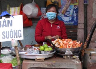 Taste-Testing District 4’s Famous ‘Bún Suông’: Why the Lines are Worth It!