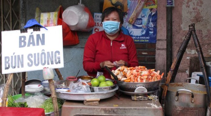Taste-Testing District 4’s Famous ‘Bún Suông’: Why the Lines are Worth It!