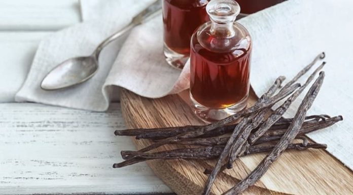 What is Vanilla Essential Oil? Benefits of Vanilla Essential Oil for Health.