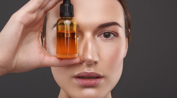 The Ultimate Guide to Using Essential Oils for Beauty: A Step-by-Step to Glowing Skin