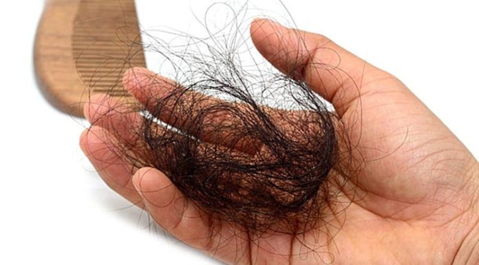 4 Essential Habits to Combat Hair Loss