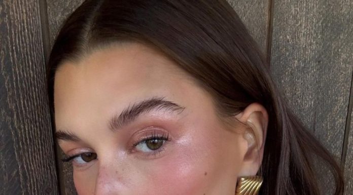 The Ultimate Guide to Hailey Bieber’s 6 Favorite Makeup Looks: A Step-by-Step Tutorial to Her Signature Glow.