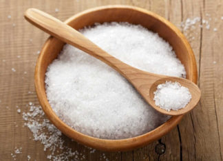 “Say Goodbye to Excessive Sweating: A Simple Salt Solution for Dry Hands and Feet”