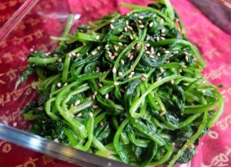 “An Effective Remedy for Constipation: Spinach and Yogurt”