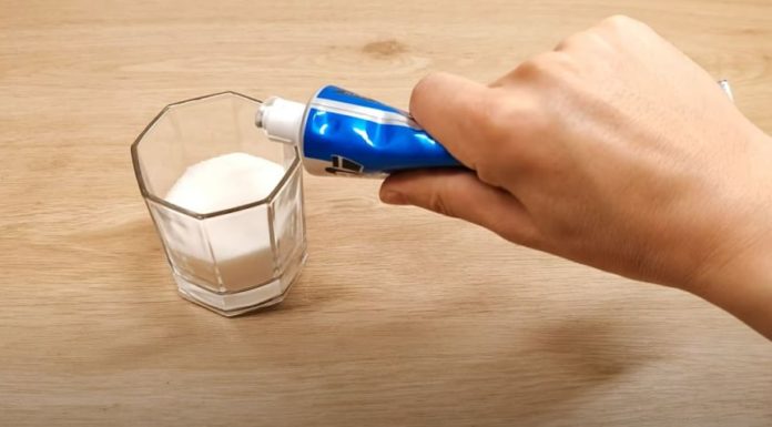 Mix Toothpaste with Salt for Amazing Benefits, for Both Men and Women