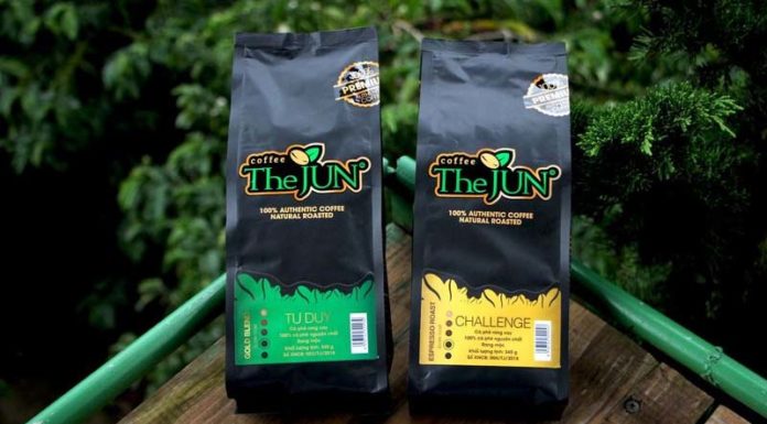 The Perfectly Brewed Cup: Crafting a Classic Black Coffee with The JUN Instant Blend