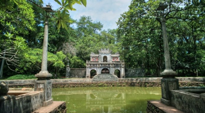 The Serene Scenery of Tu Hieu Pagoda – Capturing the Traditional Beauty of the Capital’s Architecture