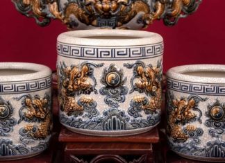 The Ultimate Guide to Ancestral Worship: Rituals for Discarding Old Incense Bowls and Altars