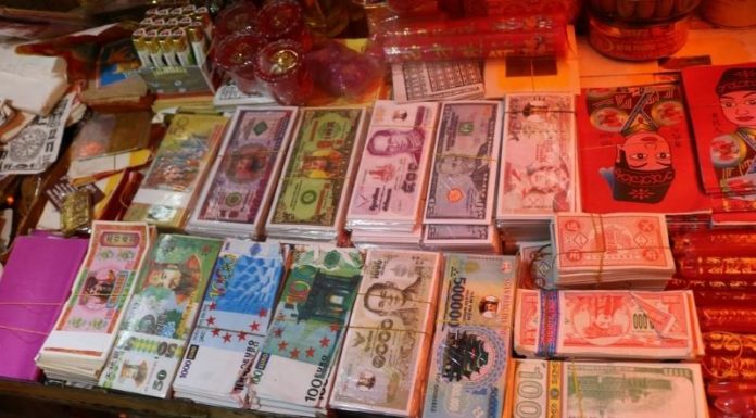 What Paper Votives to Burn for the Hungry Ghost Festival and How to Burn Them?