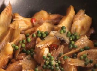 The Ultimate Guide to Cooking: Braised Salmon Fins with Green Peppercorns for a Flavorful, Appetizing Meal