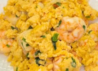 A Tasty and Nutritious Shrimp and Egg Stir-Fry for Your Little One