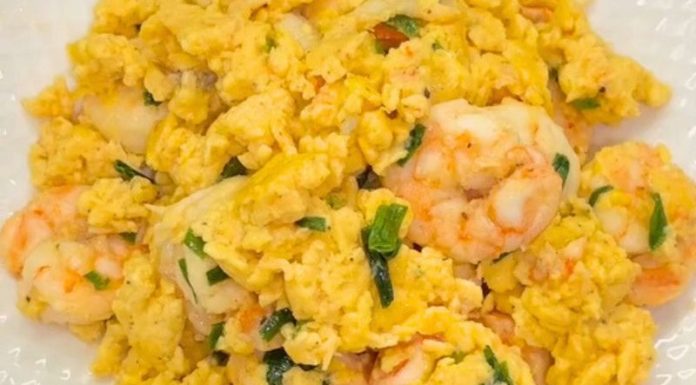 A Tasty and Nutritious Shrimp and Egg Stir-Fry for Your Little One