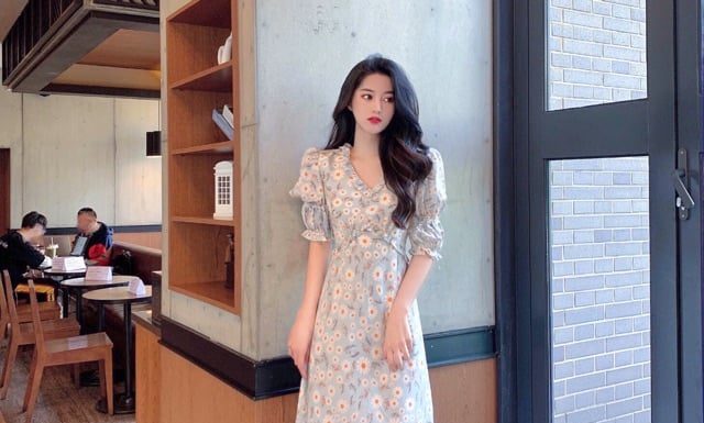 The Ultimate Guide to Midi Skirts: 6 Timeless and Trendy Printed Styles