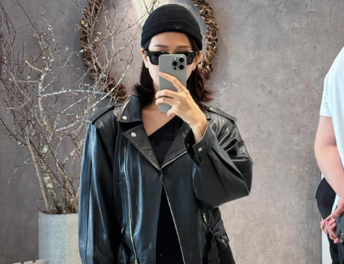 The Ultimate Style Guide: 10 Ways to Rock a Dress Like a True Fashionista