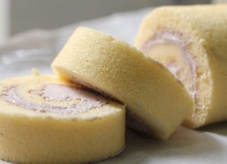 Why You Should Choose to Buy Sponge Cakes at Bach Hoa XANH?