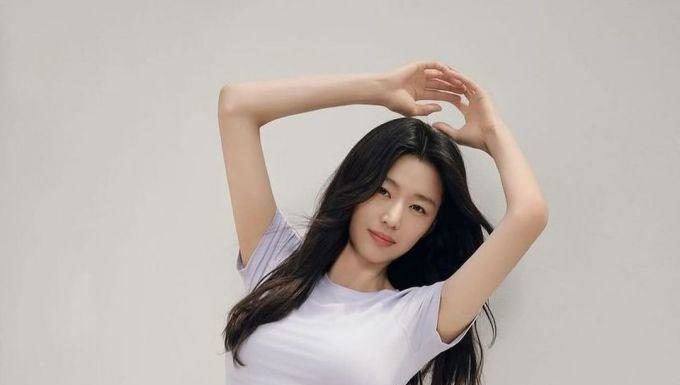 “The Korean Beauty’s Five Fundamental Figure-Flattering Tips”