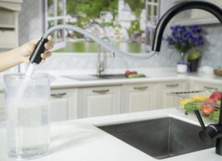 What is a Retractable Faucet? Pros and Cons