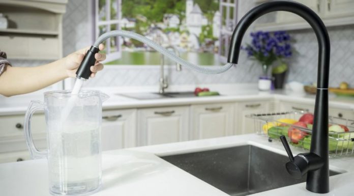 What is a Retractable Faucet? Pros and Cons