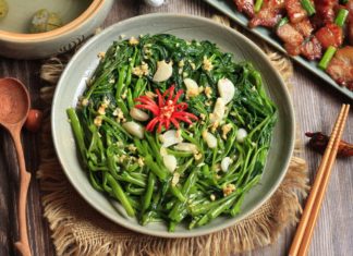 The Secret to Stir-frying Water Spinach: A Vibrant Green Dish That’s Irresistibly Delicious