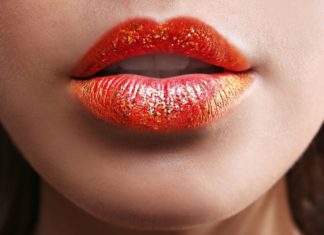 The Sparkly Lipstick Trend to Try This Holiday Season