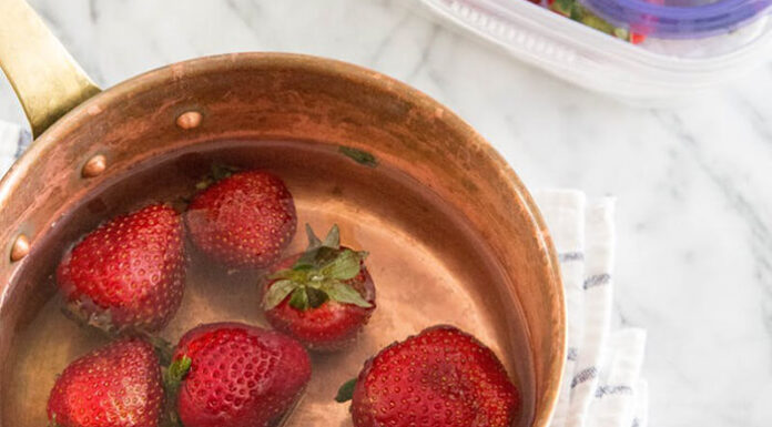 The Ultimate Guide: 2 Ways to Keep Strawberries Fresh for a Week