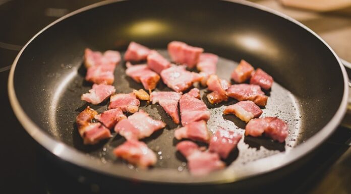 4 Common Mistakes to Avoid When Cooking Meat on a Gas Stove