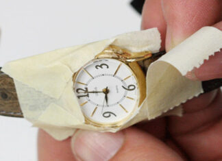 5 Ways to Deal With a Water-Damaged Wristwatch